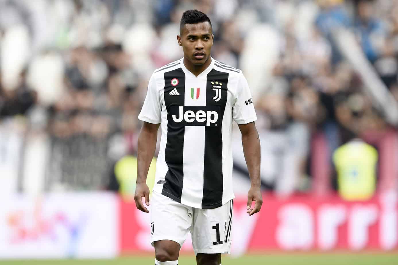 Juventus, arriva l’offerta del Psg per Alex Sandro