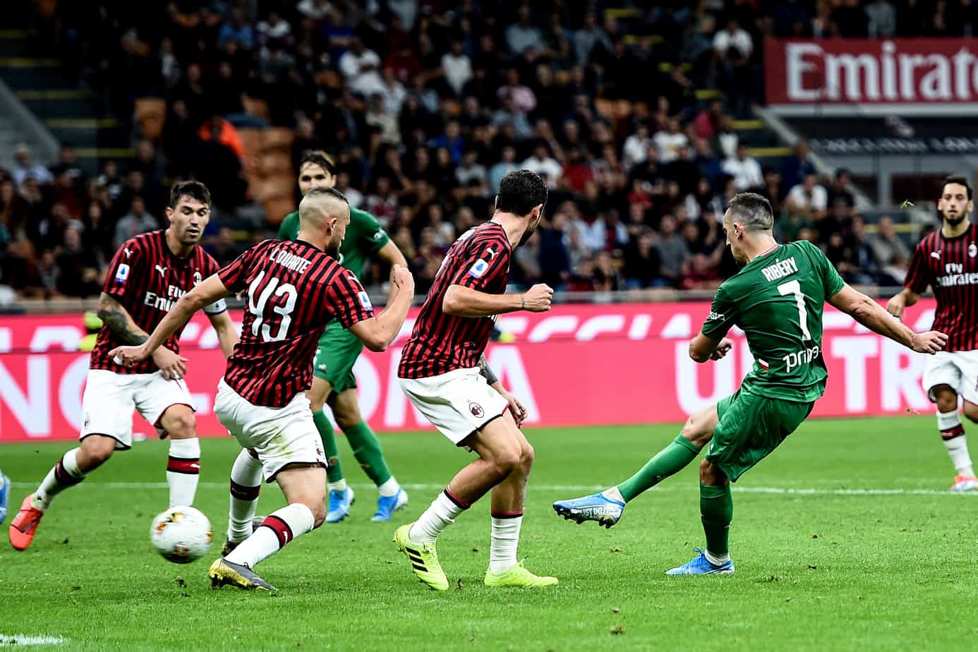 Milan ‘disarmante’ contro la Fiorentina: i viola stravincono e Giampaolo è a rischio esonero