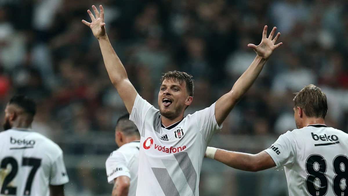 Fenerbahce-Besiktas, le probabili formazioni: out Victor Ruiz, c’è Ljajic
