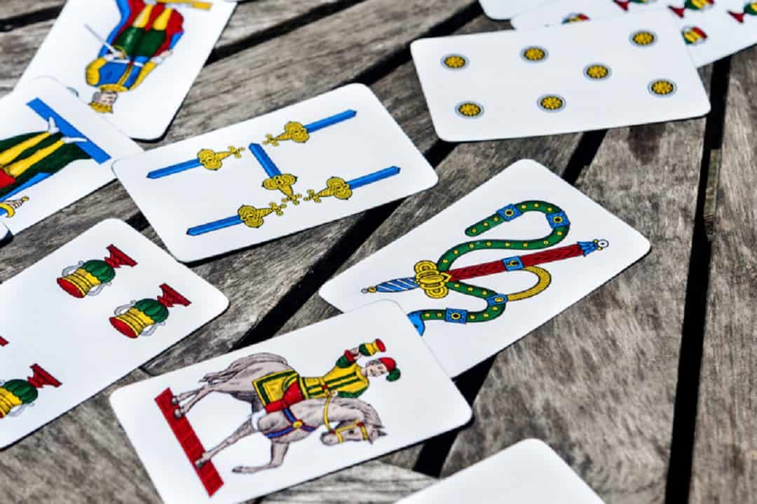 Giochi con carte napoletane online: dove giocare con soldi veri