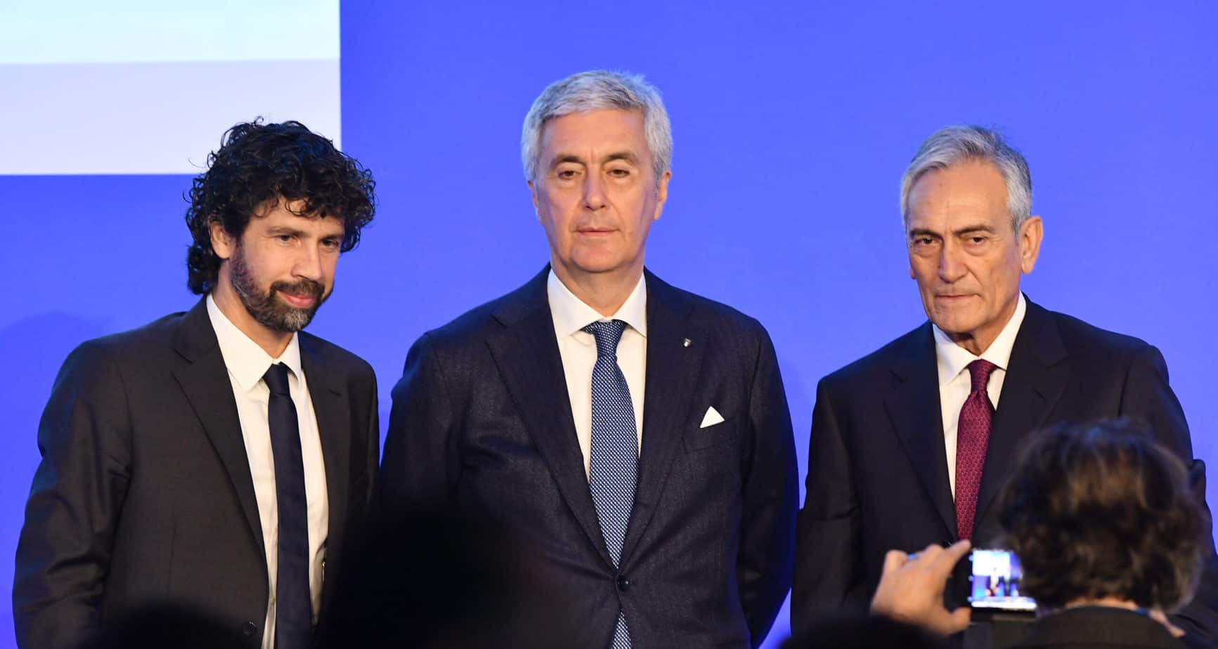 FIGC, il Consiglio Federale annuncia: “Il calcio italiano professionistico riparte”. I dettagli
