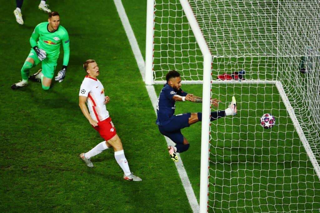 Neymar durante PSG-Lipsia