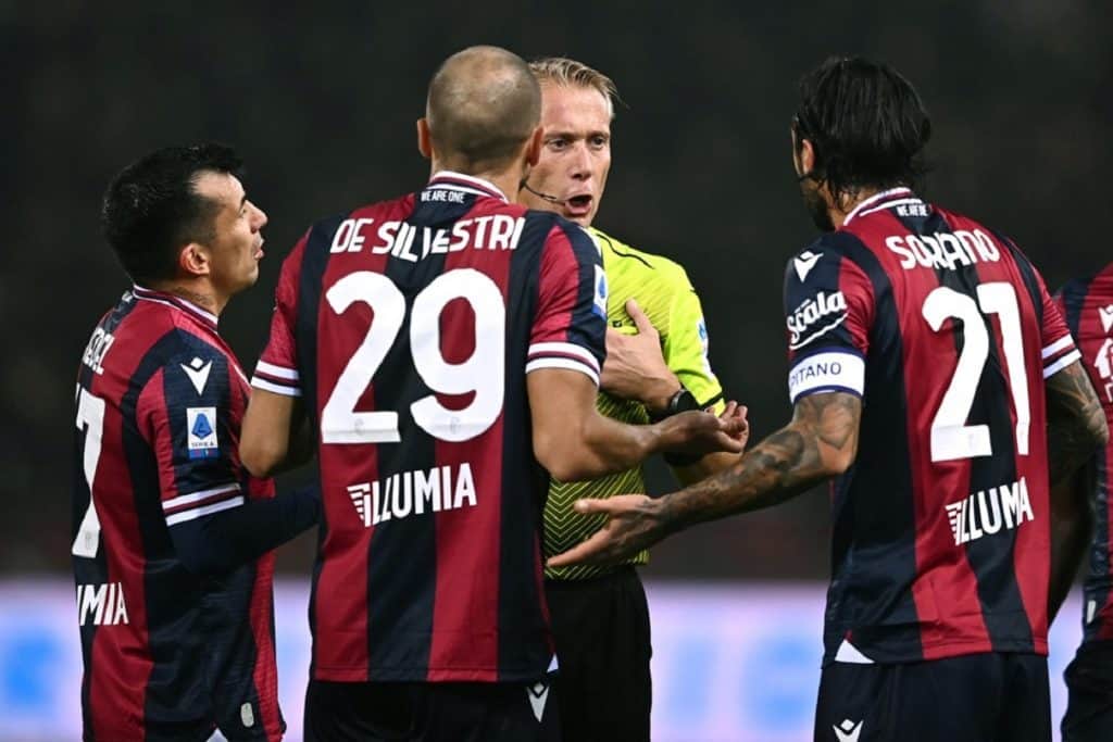 Arbitro Valeri, proteste Bologna
