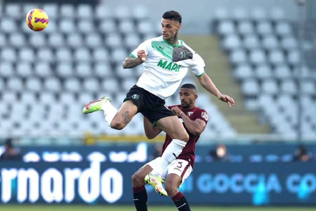 Scamacca-Bremer durante Torino-Sassuolo
