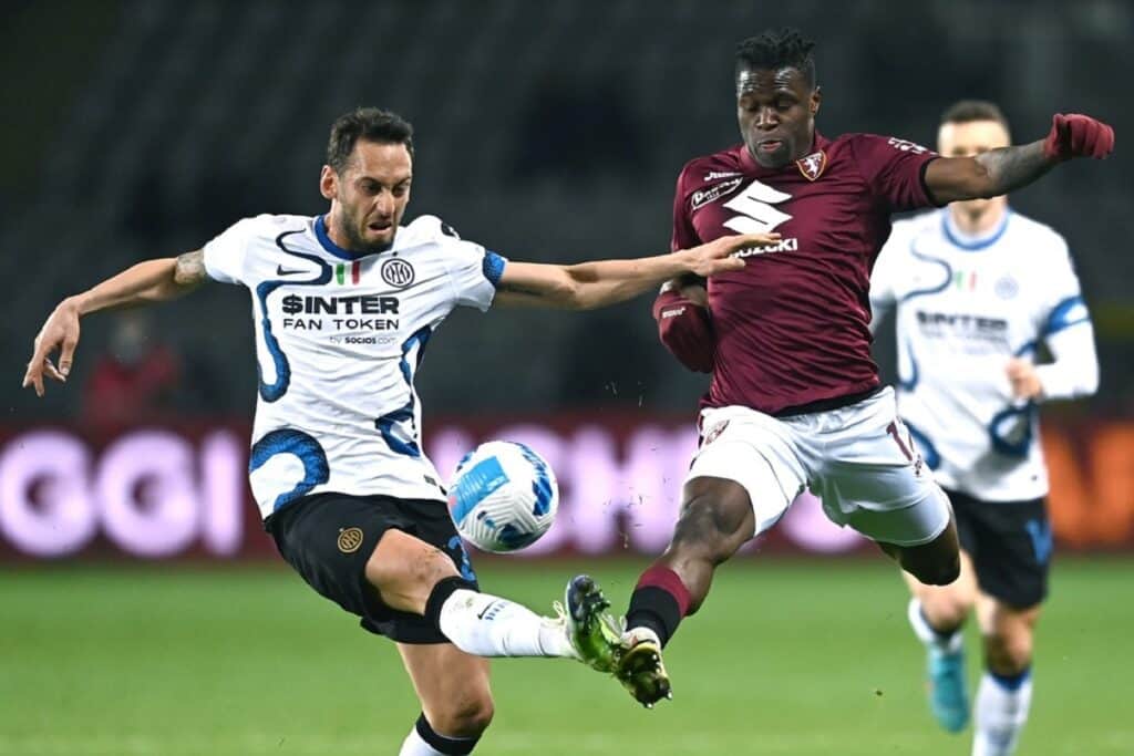 Calhanoglu-Singo, Torino-Inter