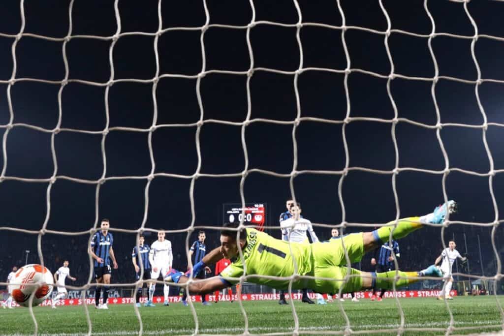 gol Charles Aranguiz, Atalanta-Bayer Leverkusen