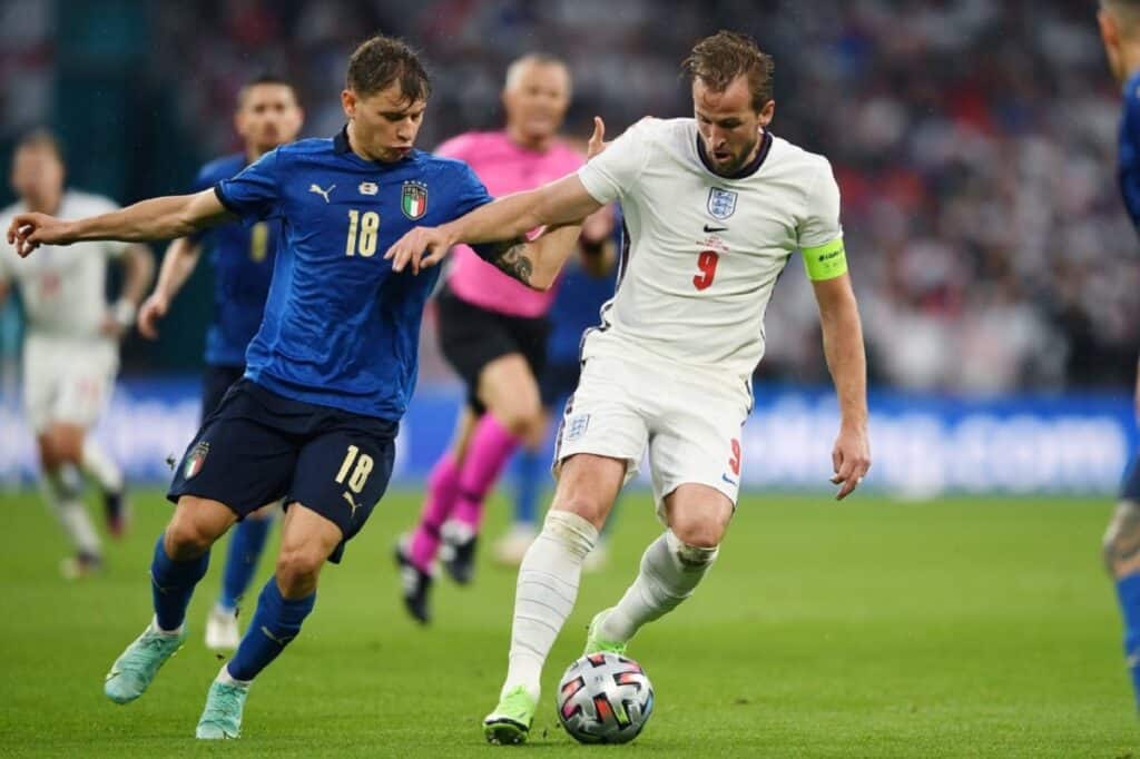 Barella-Kane durante Inghilterra-Italia