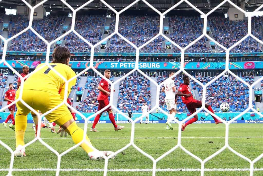 autogol Zakaria, Svizzera-Spagna Euro 2020