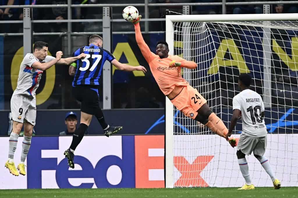 Onana durante Inter-Barcellona
