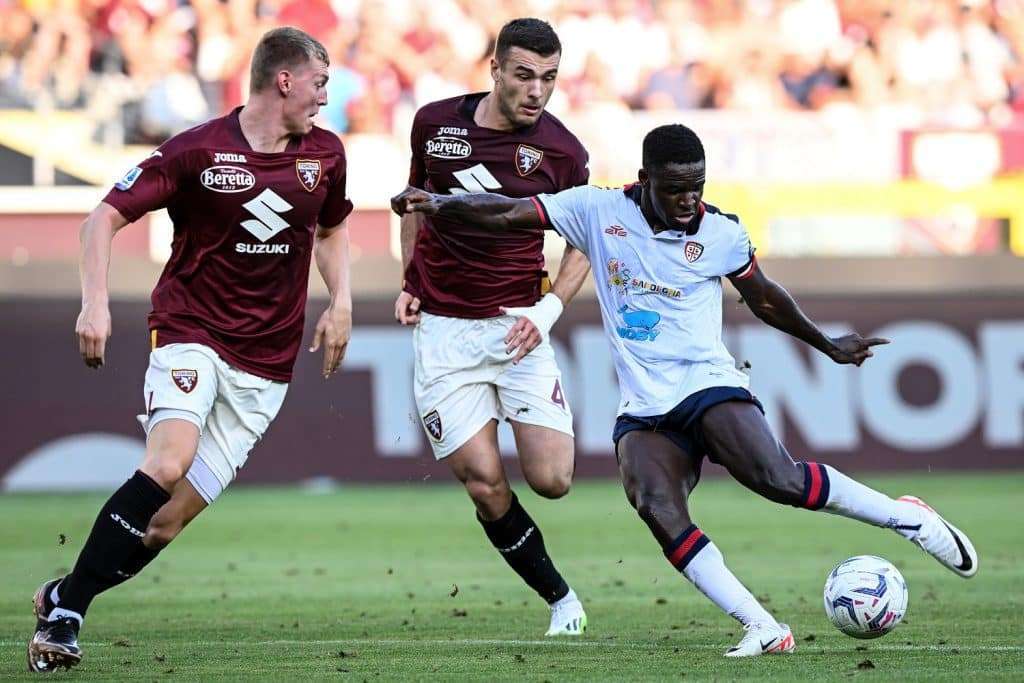 Luvumbo durante Torino-Cagliari