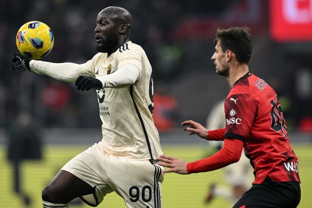 Lukaku e Gabbia durante Milan-Roma