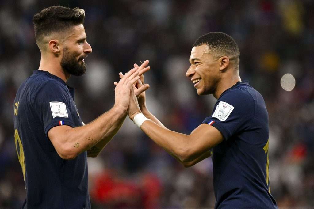 Mbappé e Giroud, Francia